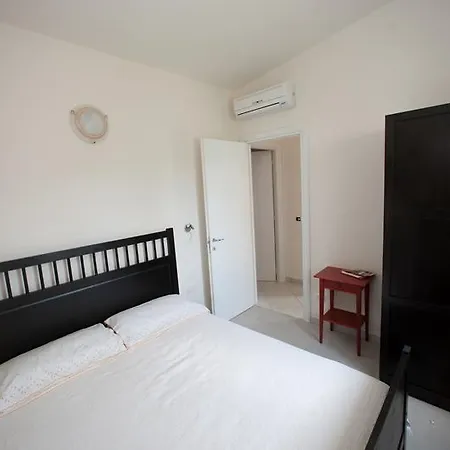 La Via Dei Cardi Apartment *